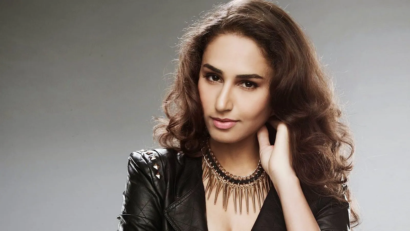 hasleen kaur hd wallpaper